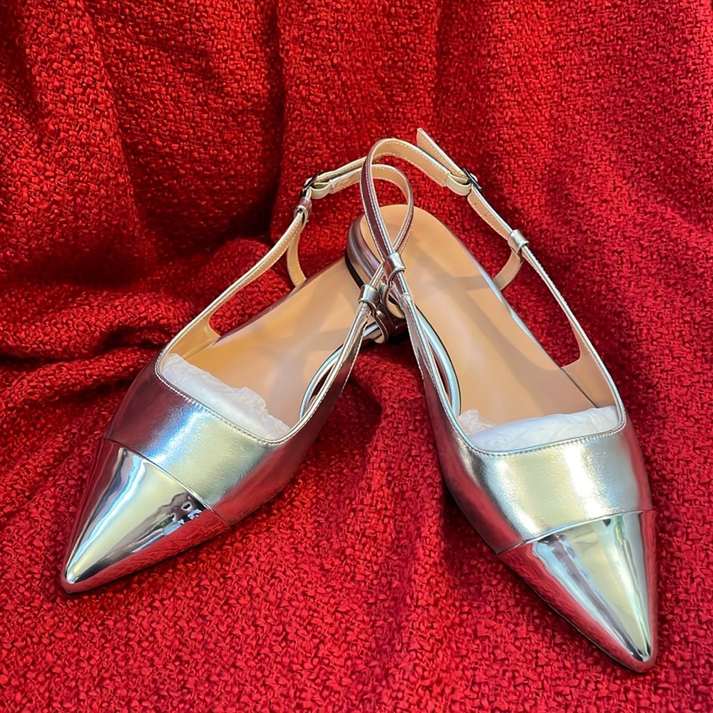 Mettesally pointed ballet flat two toned silver shoe. New SZ 7